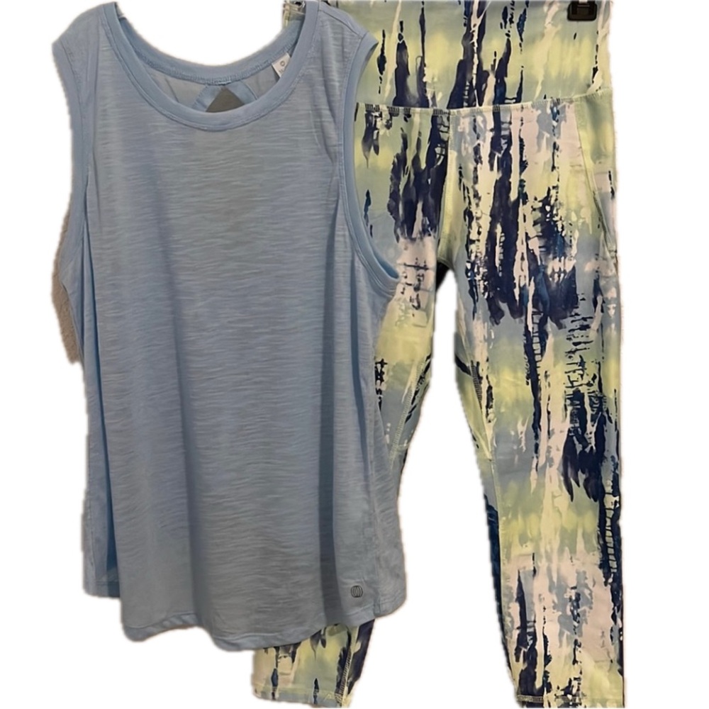 NWOT Marika Balance Collection Workout tank and Capri leggings set Medium